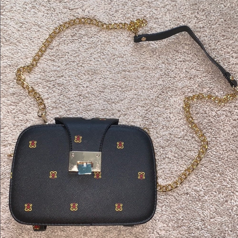 ⭐️NWOT Embossed Square Chain Crossbody Handbag